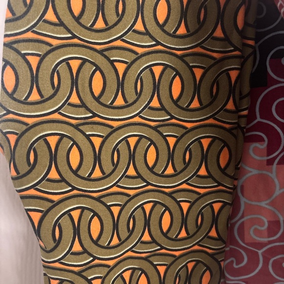 Colorful Patterned Leggings Set - Picture 8 of 14